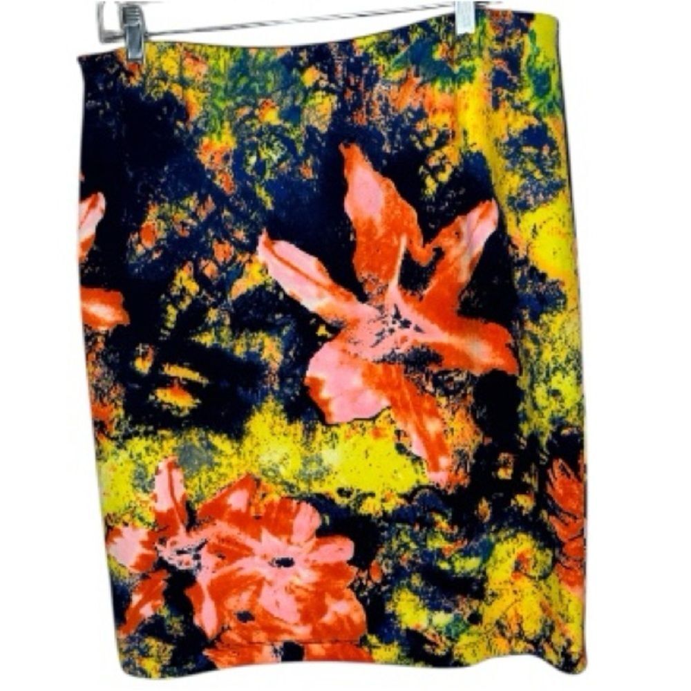 Betsy Johnson Floral Print Women's Skirt - Multicolor. Size XL.
